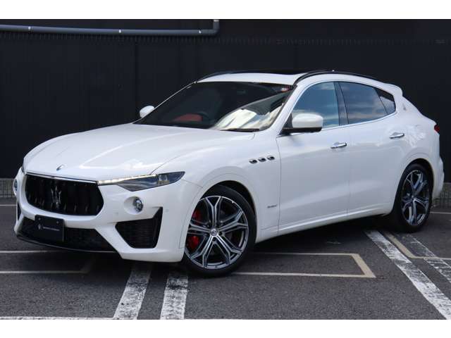 Maserati Levante 5