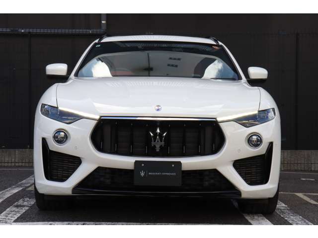 Maserati Levante 8