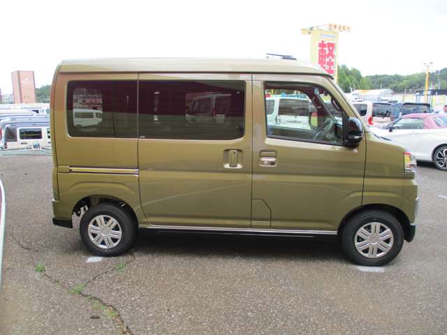 Daihatsu Atrai 7