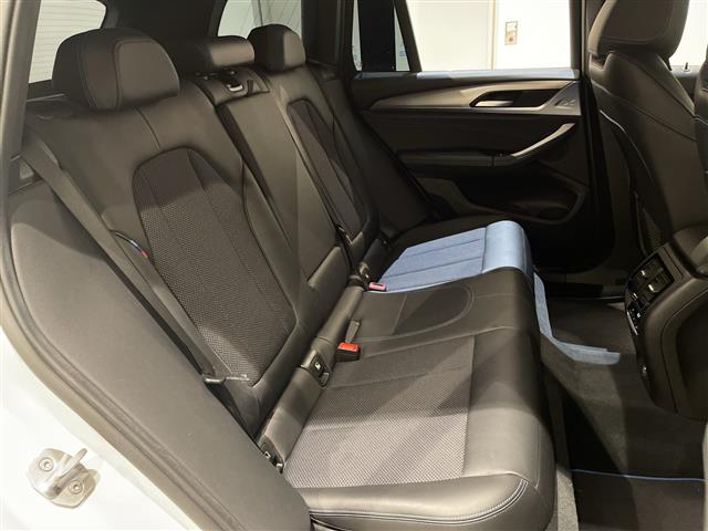 BMW X3 7