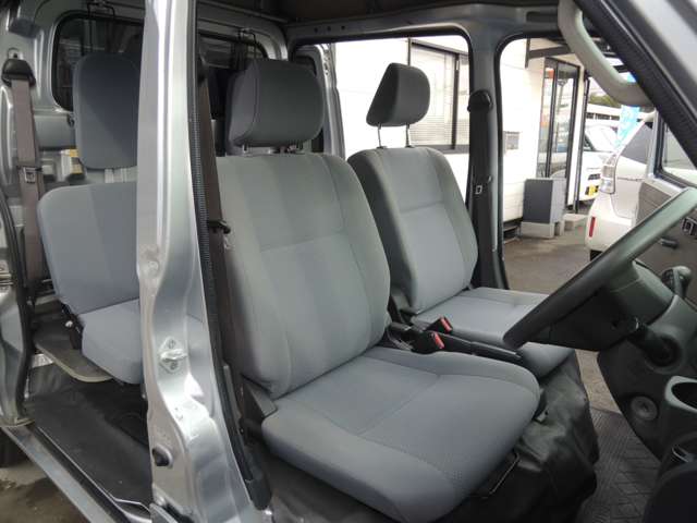 Daihatsu Hijet Deck Van 12