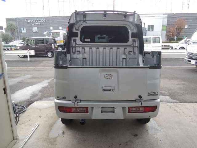 Daihatsu Hijet Deck Van 2