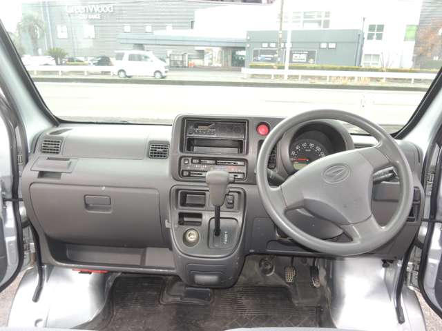 Daihatsu Hijet Deck Van 3