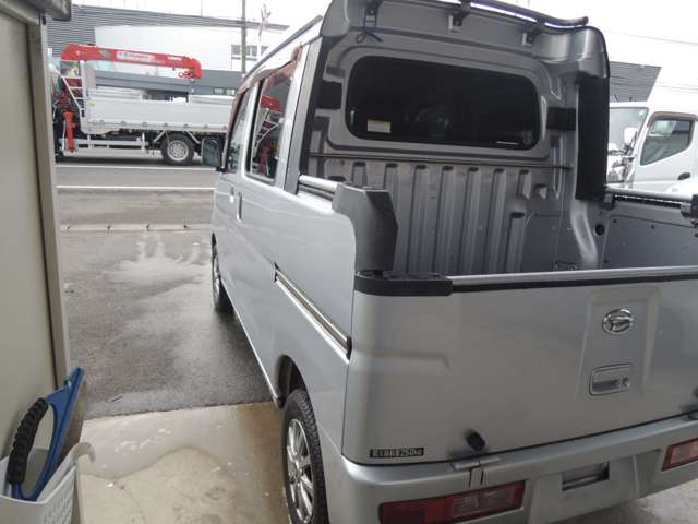 Daihatsu Hijet Deck Van 9