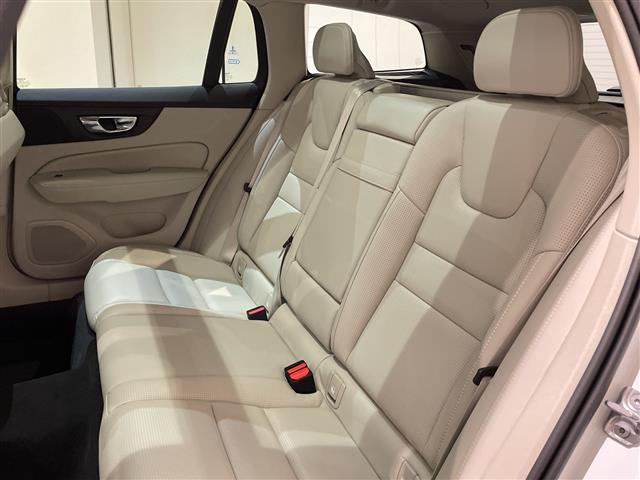 Volvo V60 Cross Country 8