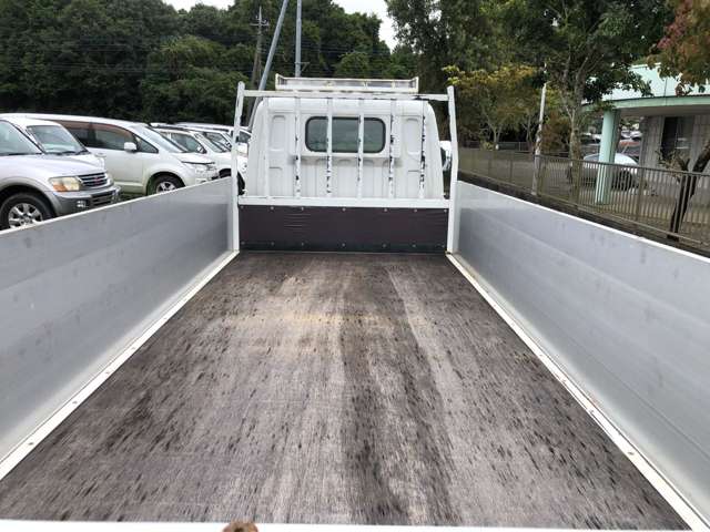 Mitsubishi Fuso Canter 9