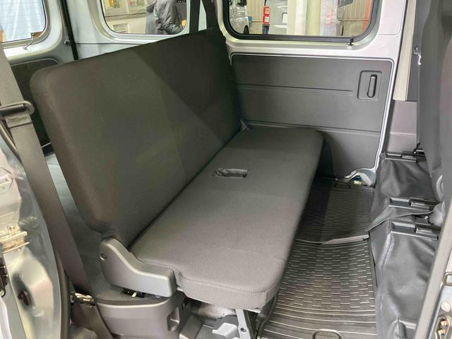 Daihatsu Hijet Cargo 11