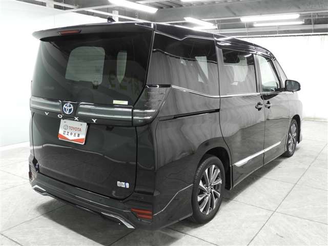Toyota Voxy 5