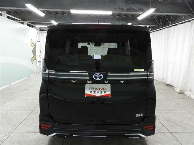 Toyota Voxy 6