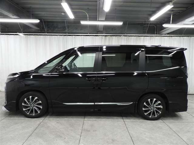 Toyota Voxy 8