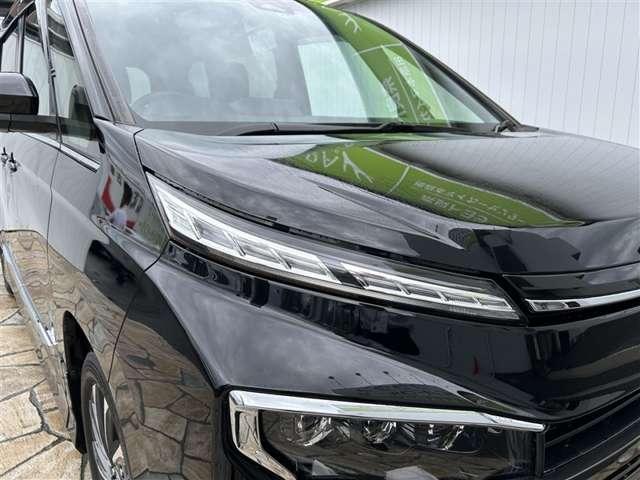 Toyota Voxy 9
