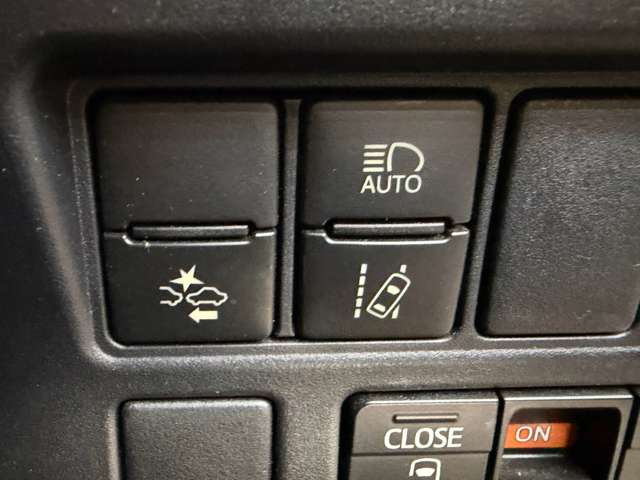 Toyota Noah 9