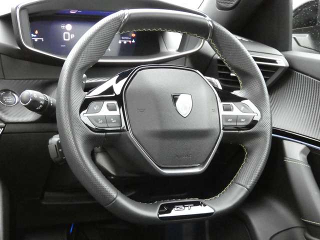 Peugeot SUV 2008 8