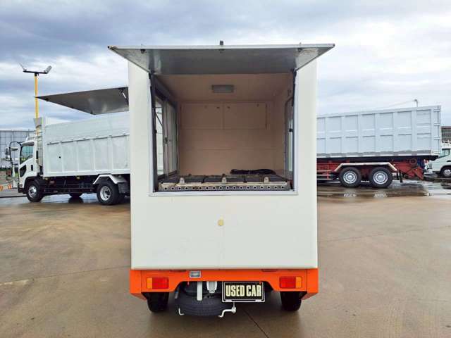 Nissan Clipper 11