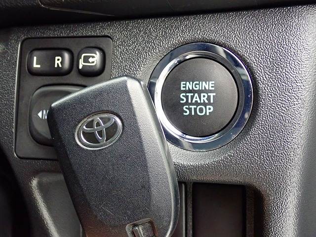 Toyota Hiace Van 9