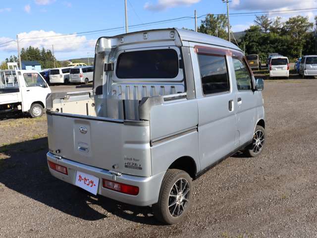 Daihatsu Hijet Deck Van 10