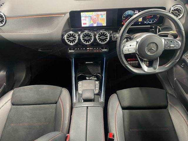 Mercedes-Benz GLA-Class 2