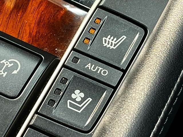 Lexus LX 9