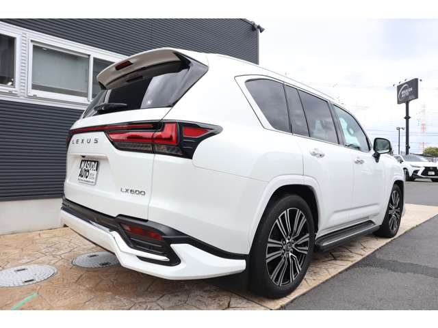 Lexus LX 7