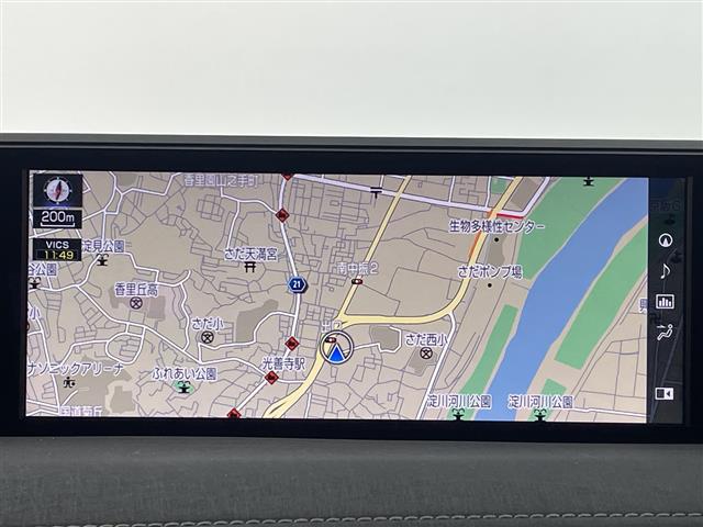 Lexus UX 6