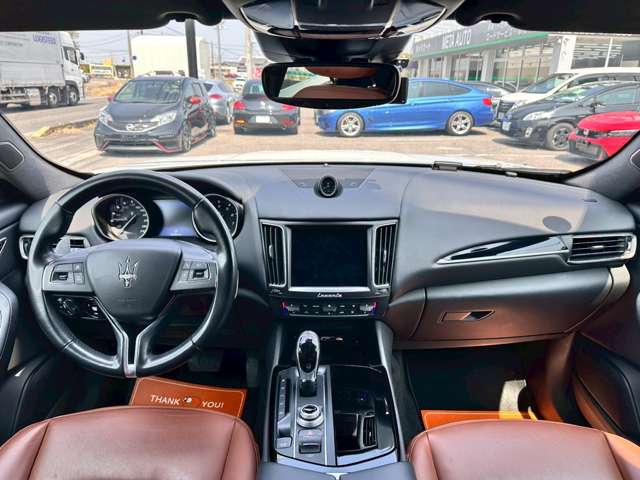 Maserati Levante 8
