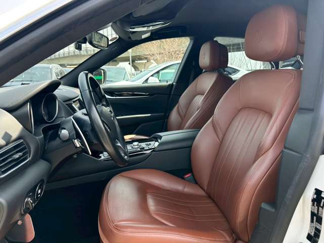Maserati Levante 11