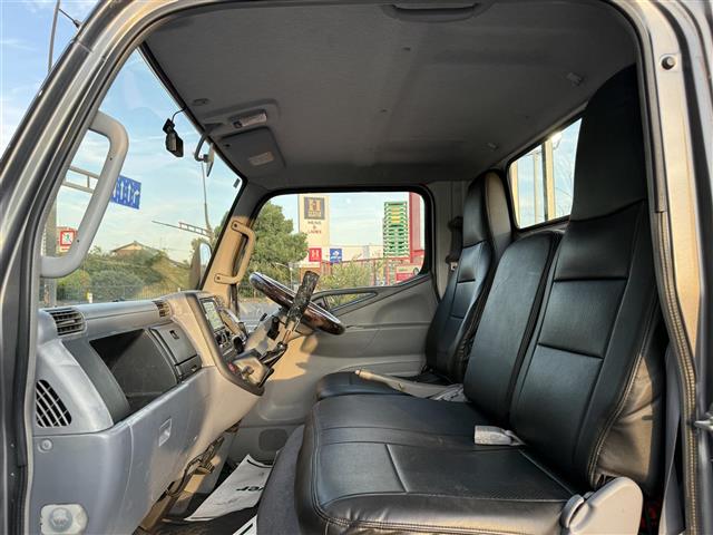 Mitsubishi Fuso Canter 7