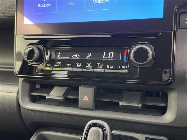 Toyota Sienta 11