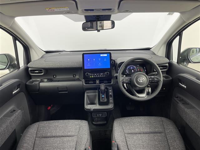 Toyota Sienta 3