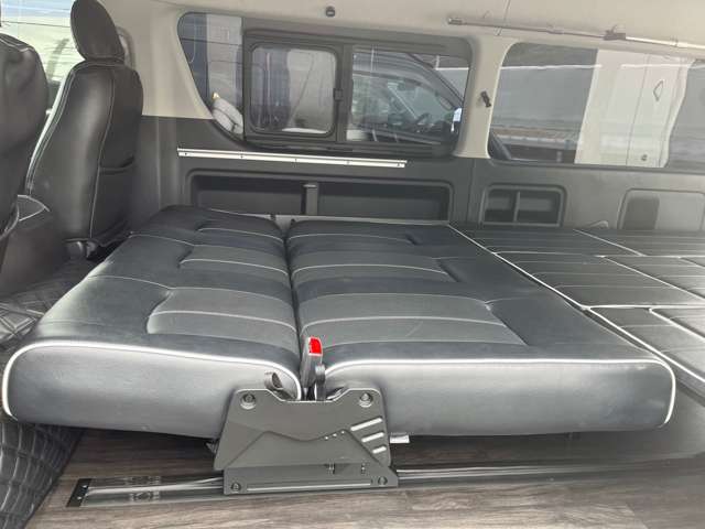 Toyota Hiace 11