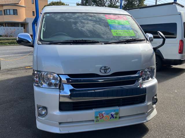 Toyota Hiace 5