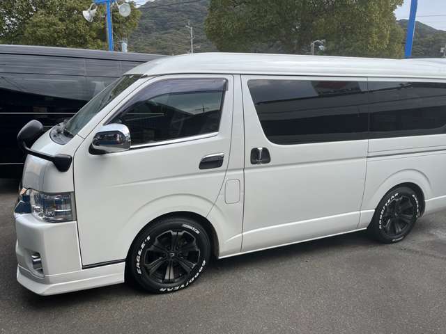 Toyota Hiace 6