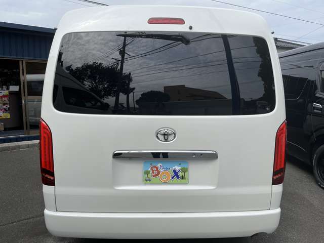 Toyota Hiace 7