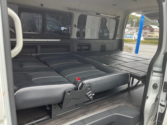 Toyota Hiace 10