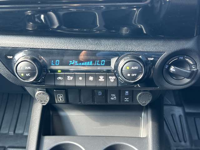 Toyota Hilux 8