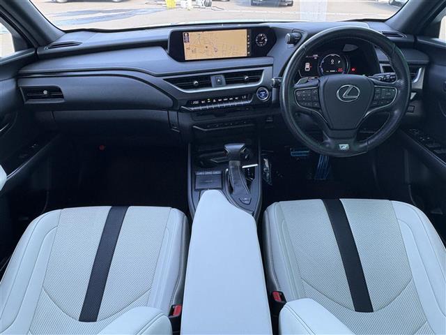 Lexus UX 4