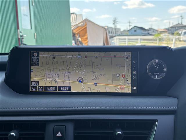 Lexus UX 7