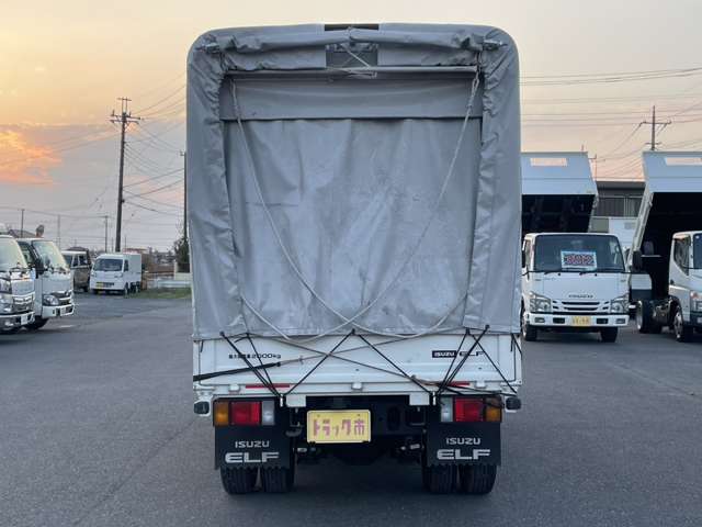Isuzu Elf 6