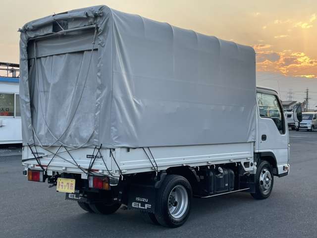 Isuzu Elf 7
