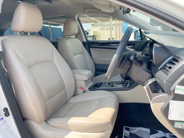 Subaru Legacy Outback 9