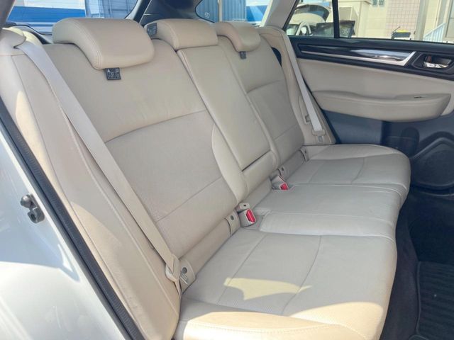 Subaru Legacy Outback 10