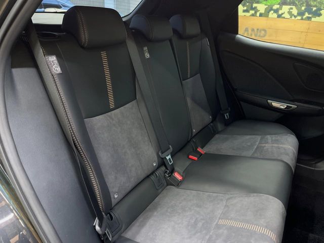 Lexus LBX 9