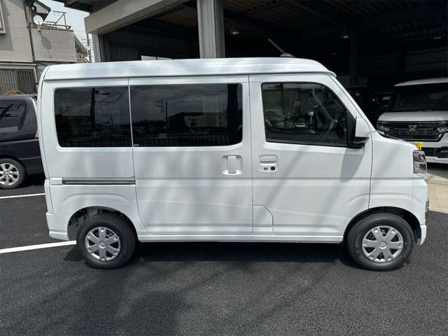 Daihatsu Hijet Cargo 9