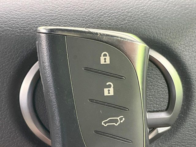 Lexus LBX 7