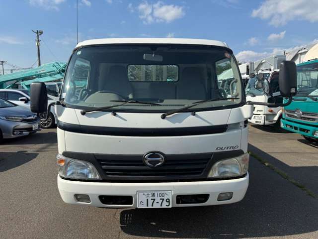 Hino Dutro 3