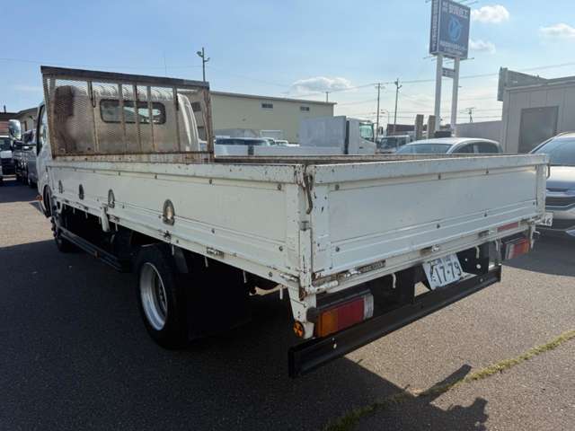 Hino Dutro 6