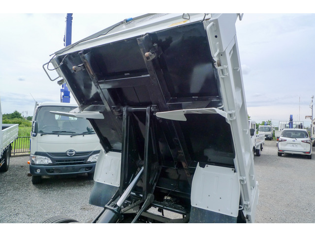 Isuzu Elf 8