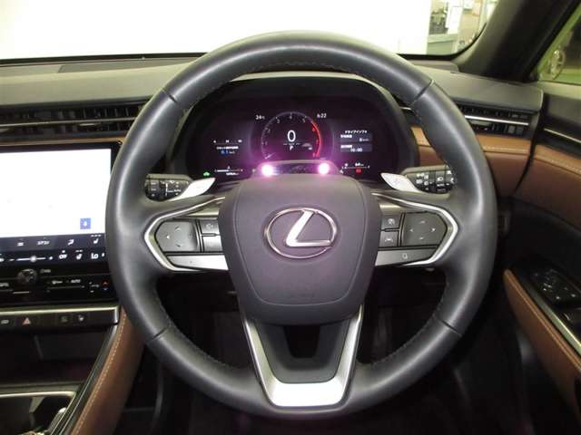 Lexus LBX 9