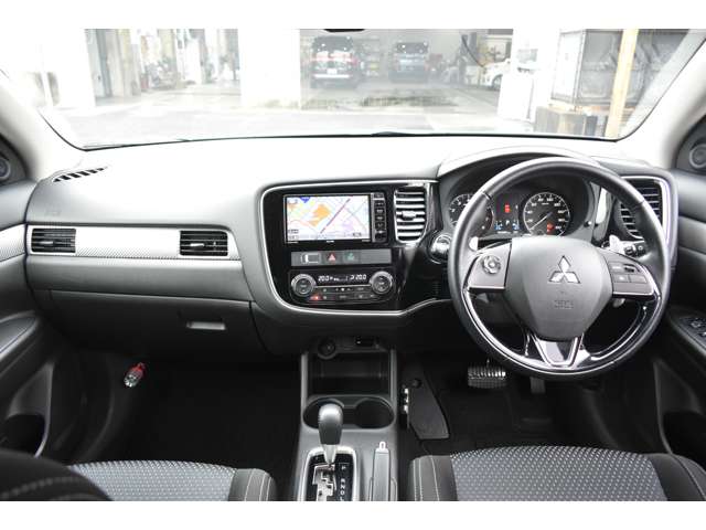 Mitsubishi Outlander 4