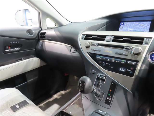 Lexus RX Hybrid 12